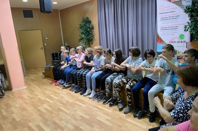 Taneční terapie se žáky ZŠ U Soudu