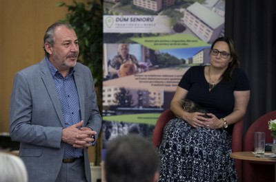 Návštěva p. Babiše a darování koťátek