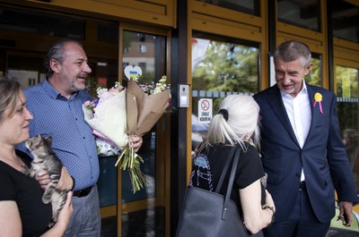Návštěva p. Babiše a darování koťátek