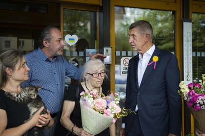 Návštěva p. Babiše a darování koťátek