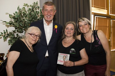Návštěva p. Babiše a darování koťátek
