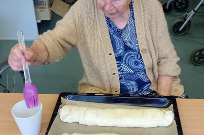 Pečení jablečného štrůdlu - září