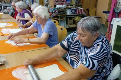Pečení jablečného štrůdlu - září