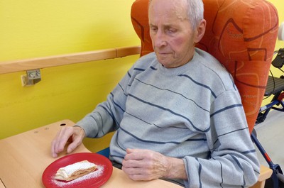 Pečení jablečného závinu C3