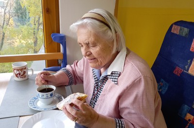 Pečení jablečného závinu C3