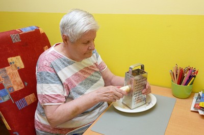 Pečení jablečného závinu C3