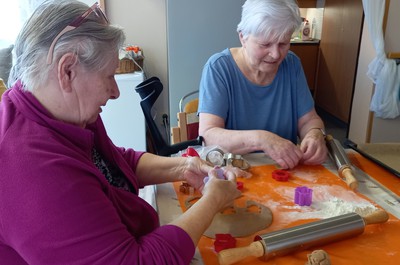 Pečení perníčků B4