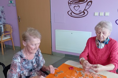 Pečení perníčků B4