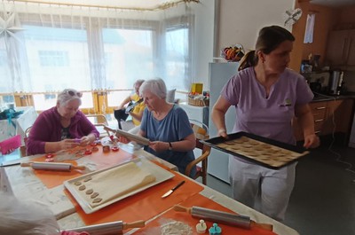 Pečení perníčků B4