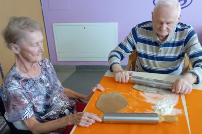 Pečení perníčků B4