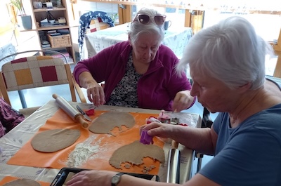 Pečení perníčků B4