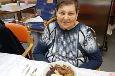 Svatomartinský oběd - pečené husí stehno, knedlík a červené zelí