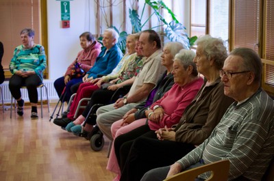 Taneční terapie s Petrem Veletou a taneční skupinou seniorek z Kontaktu Liberec