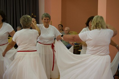Taneční terapie s Petrem Veletou a taneční skupinou seniorek z Kontaktu Liberec