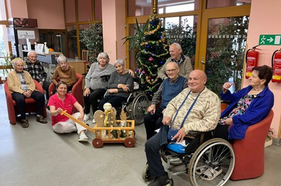 Vánoční přípravy na zdobení stromečků