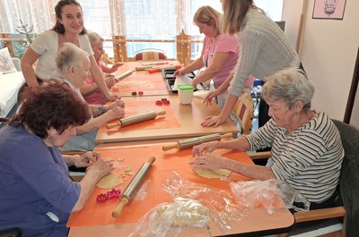 Vůně lineckého cukroví na domě Bára, 2.patro