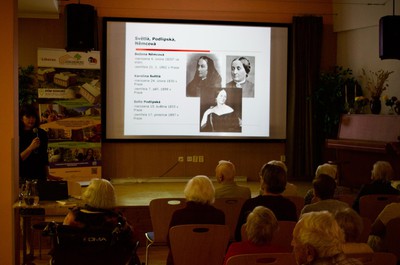 Životní příběhy Karolíny Světlé a Boženy Němcové