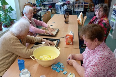 Pečení rybízového koláče - byl výborný