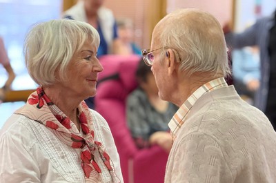 Taneční terapie s panem Veletou a Kontaktem