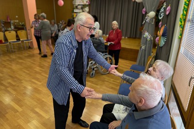 Taneční terapie s panem Veletou a Kontaktem
