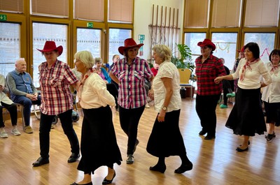 Taneční terapie s panem Veletou a Kontaktem