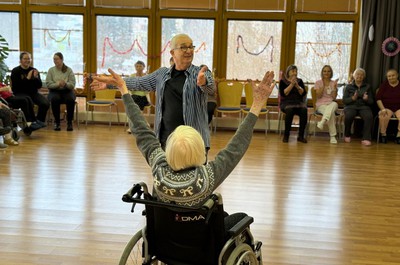 Taneční terapie s panem Veletou a Kontaktem